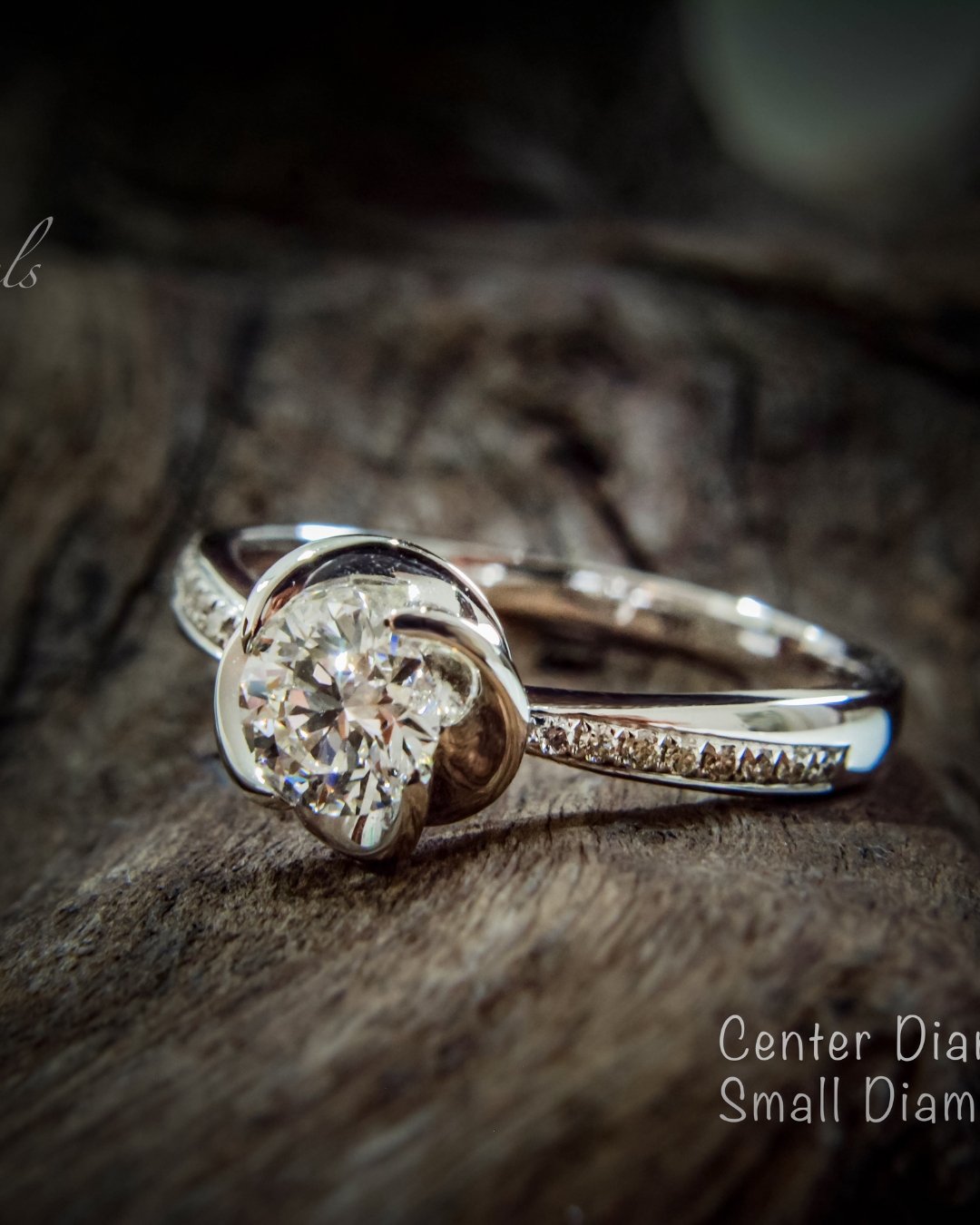 Center Diamond 0.550cts with Small Diamond 0.076cts