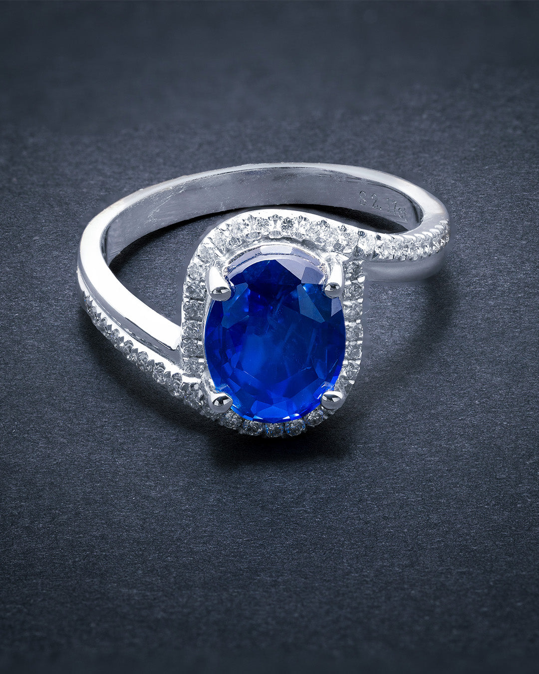 Blue Sapphire 2.17 Diamond 0.218