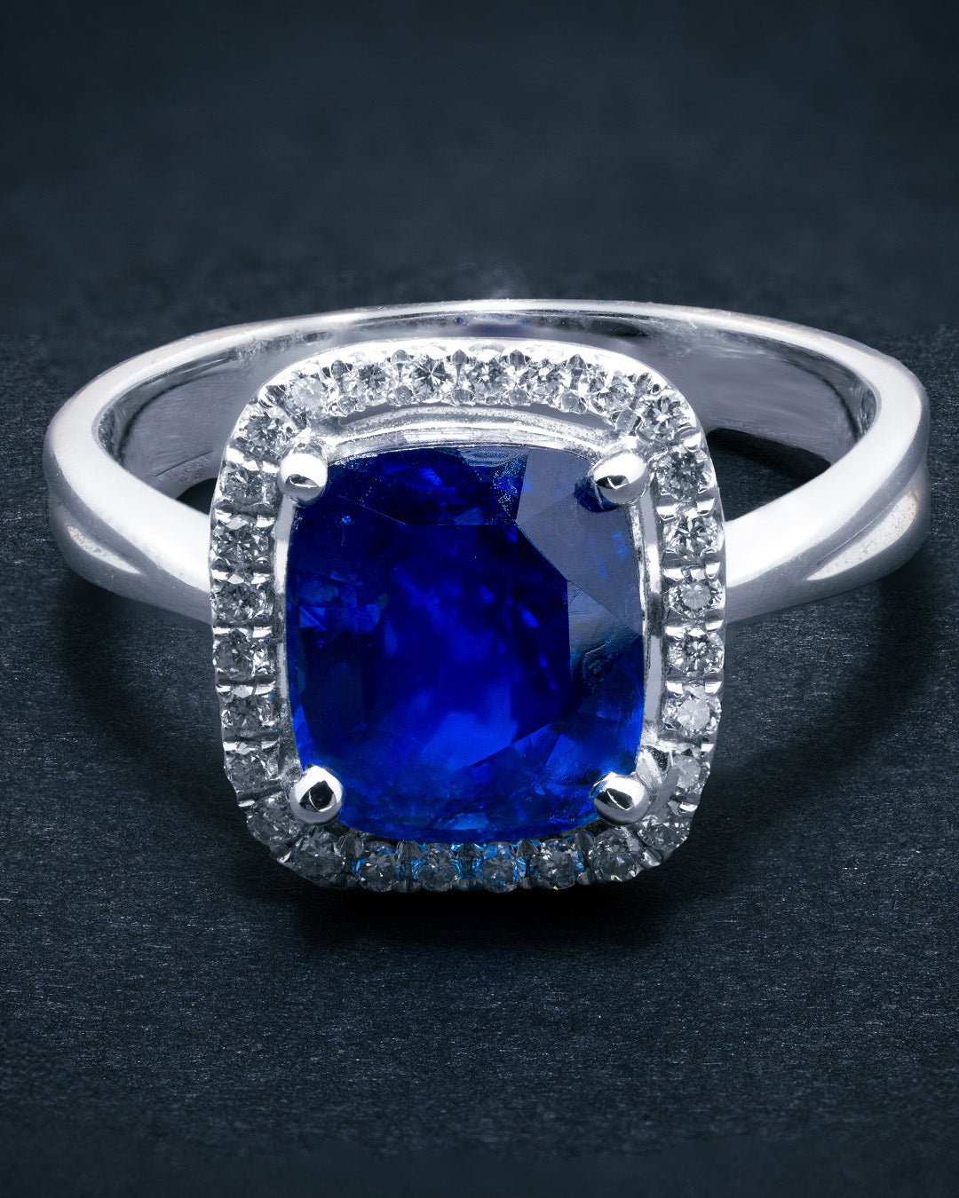 Blue Sapphire 3.09 Diamond 0.208