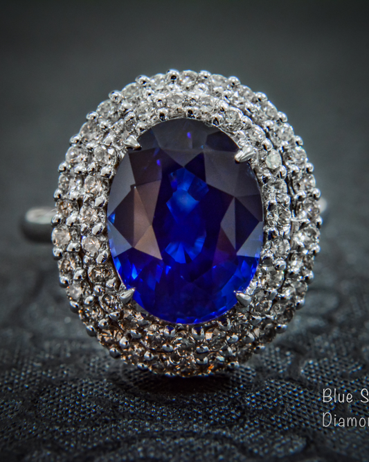 Blue Sapphire 4.61cts with Diamond 0.808cts