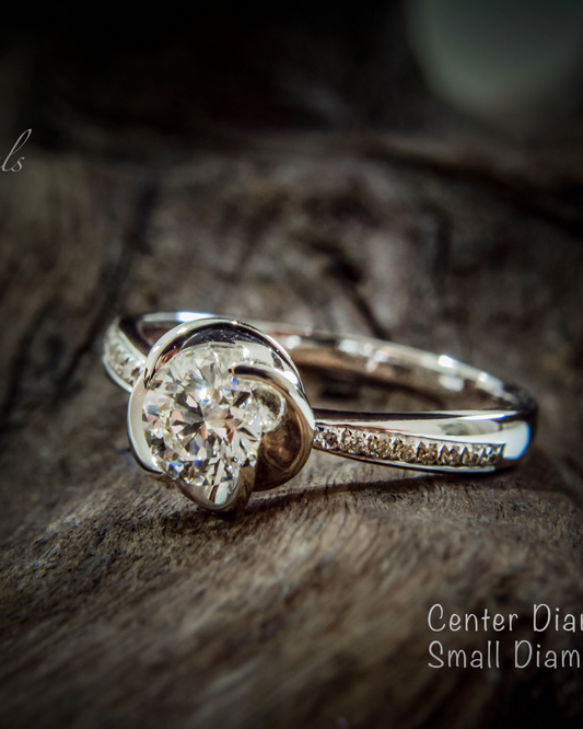Center Diamond 0.550cts with Small Diamond 0.076cts