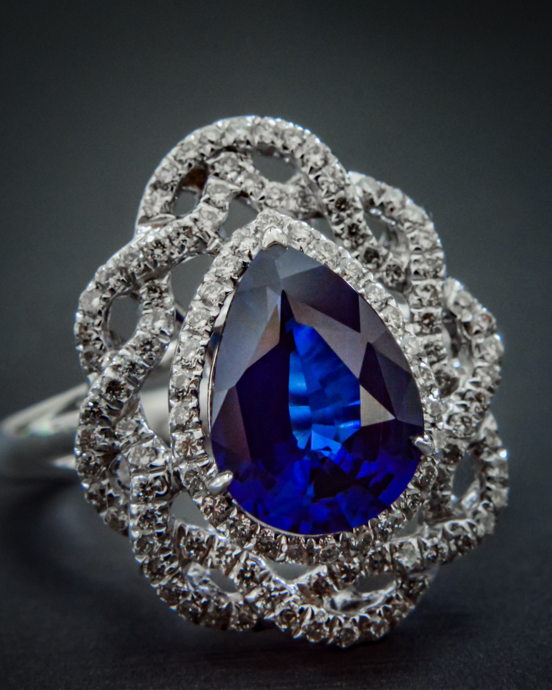 Blue Sapphire 2.26cts with Diamond 0.458cts