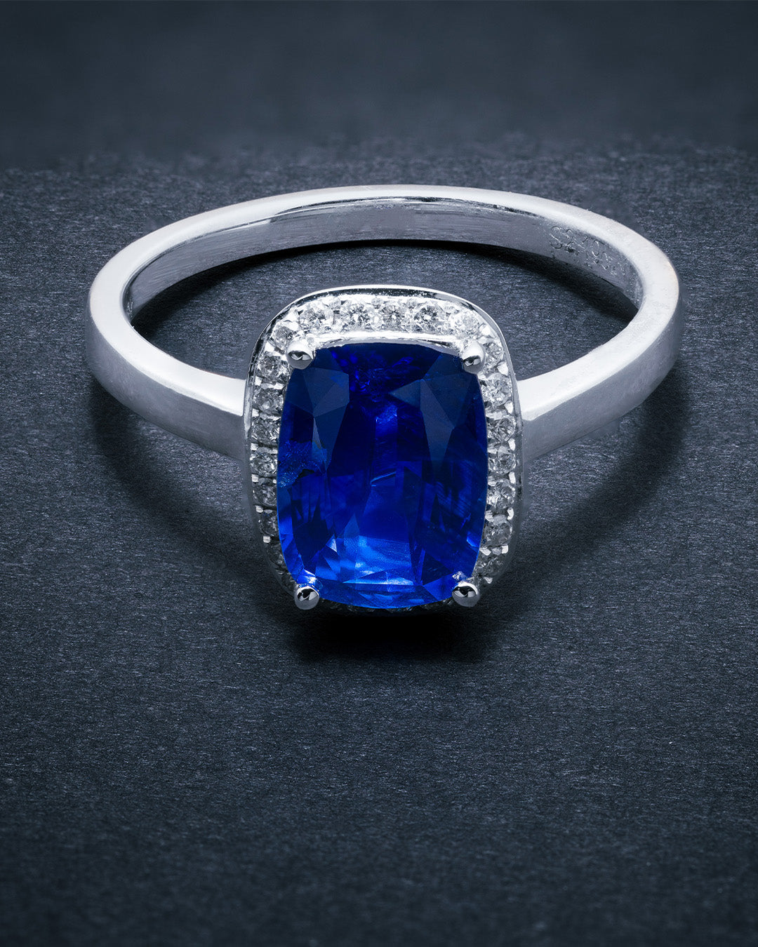 Blue Sapphire 2.19 Diamond 0.126